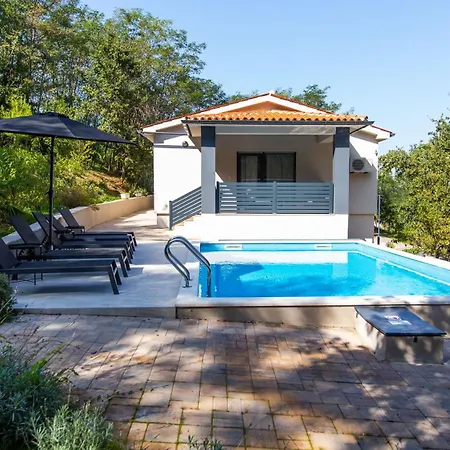 Violet Villa Benazici
